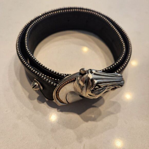 Fahrenheit pewter horse head buckled leather belt. Size 32